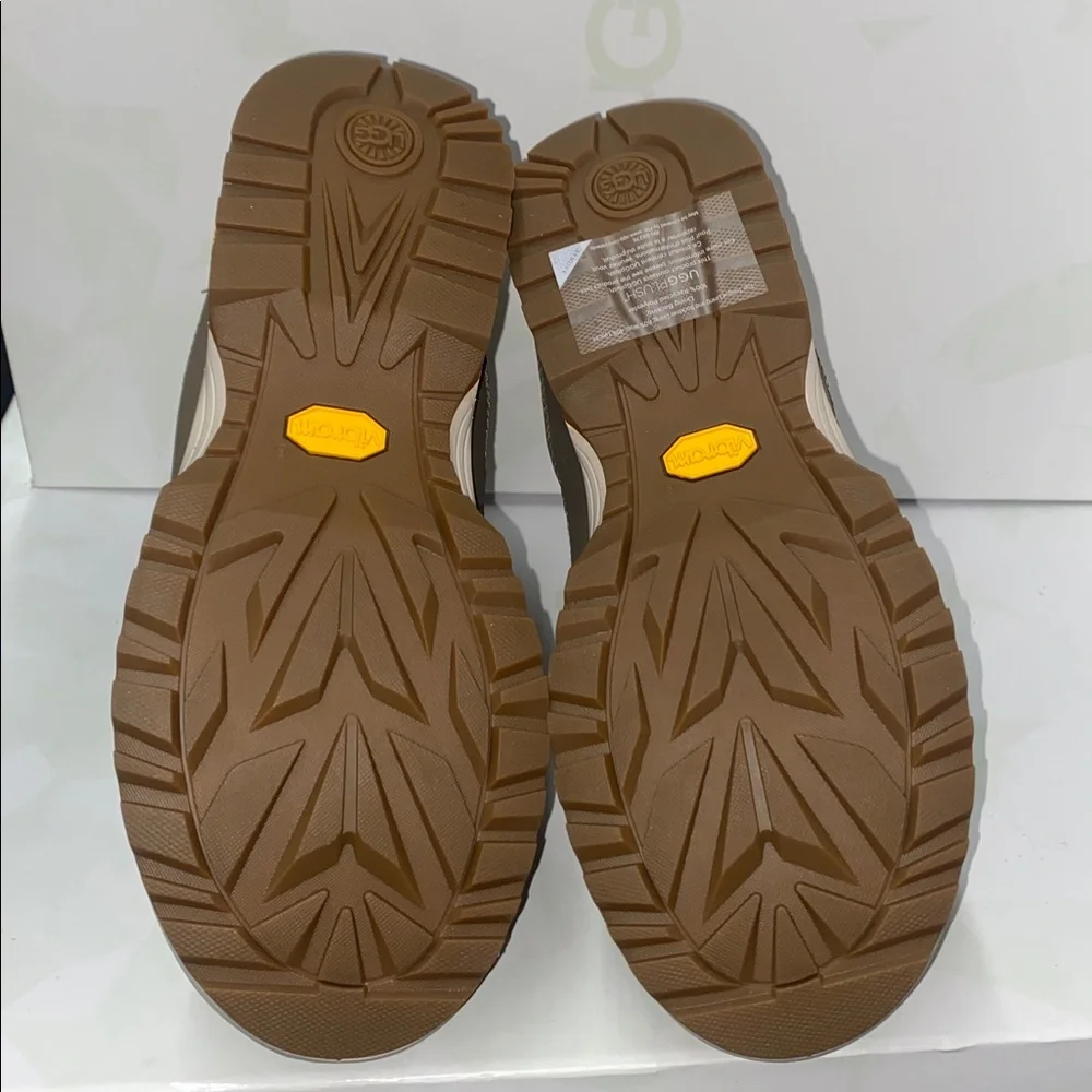 UGG BRECKEN LACE - Picture 4 of 6